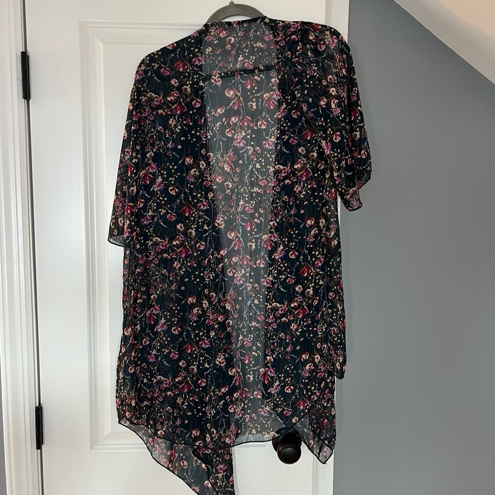 Patterned Kimono - Picture 2 of 4
